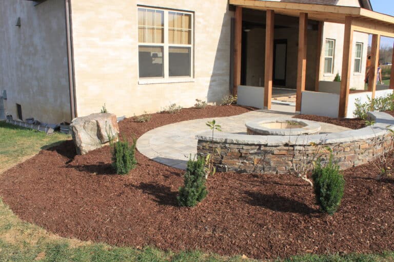 Round patio with seat wall Arrington